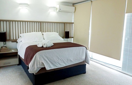 Coyoacan Apartment | Town House 2 in San Ángel 2BR/3BA 1 Queen 2 Twin 1 Sofa bed double