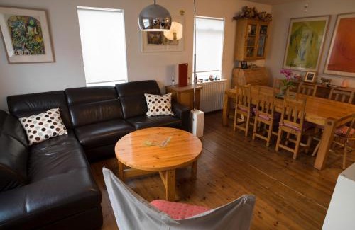 Vesturbær Apartment | Town House close to Center