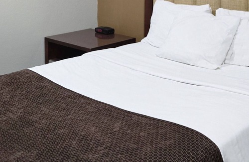 Downtown Lincoln Hotel | Town House Extended Stay Hotel Downtown