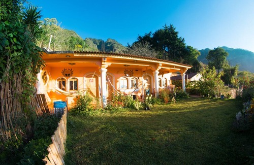Santa Cruz La Laguna House | Town House Magnific views and awesome garden