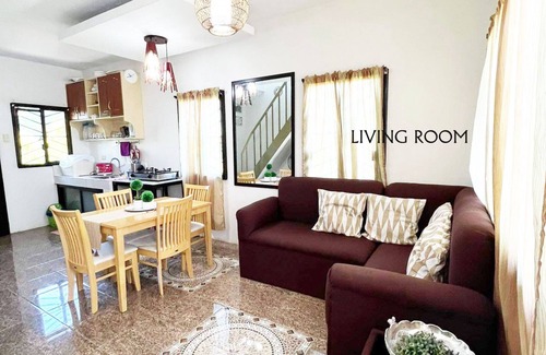 Talomo District House | Town House Walking Distance to Beach & Panoramic Mountain View