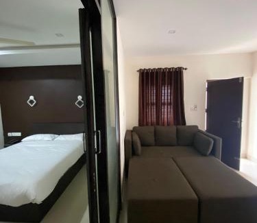 Valanchery Hotel | Town Hub