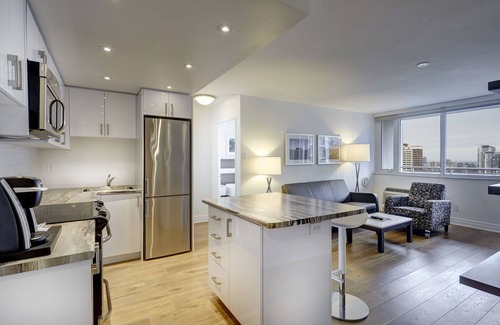 Church and Wellesley Hotel | Town Inn Suites Hotel