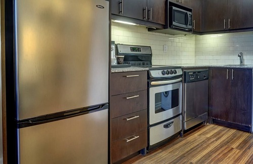 Church and Wellesley Hotel | Town Inn Suites Hotel