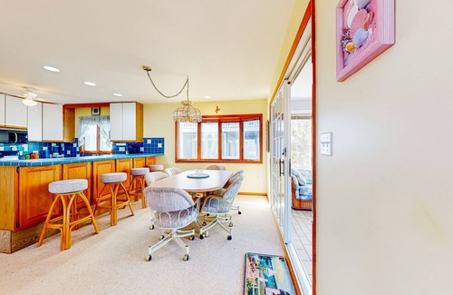 South Bethany Harbor House | Town of South Bethany enchanting canal-front retreat with decks & amazing views