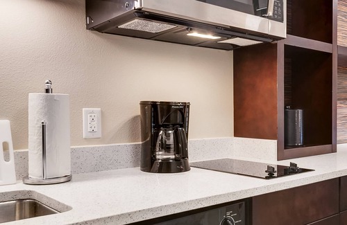 North Kansas City Hotel | TownePlace Suites by Marriott Kansas City at Briarcliff