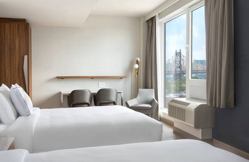 Queens Hotel | TownePlace Suites by Marriott New York Long Island City/Manhattan View