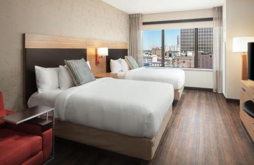 Central Business District Hotel | TownePlace Suites by Marriott New Orleans Downtown/Canal Street