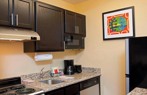 Bloomington Hotel | Towneplace Suites By Marriott Bloomington