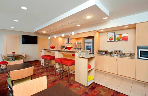 Bloomington Hotel | Towneplace Suites By Marriott Bloomington