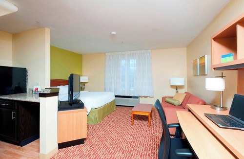 Bloomington Hotel | Towneplace Suites By Marriott Bloomington