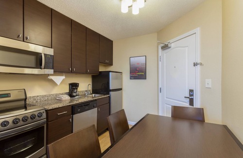 Huntsville Hotel | TownePlace Suites by Marriott Huntsville