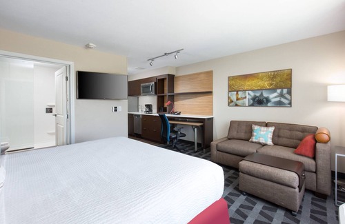 Las Vegas Hotel | TownePlace Suites By Marriott Las Vegas Stadium District