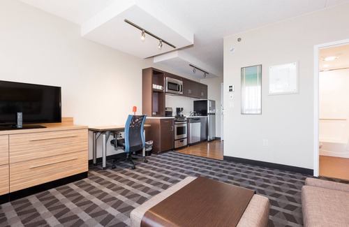 Southwest Edmonton Hotel | TownePlace Suites by Marriott Edmonton South