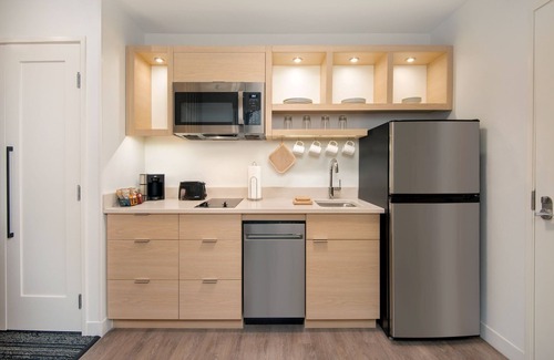 East Point Hotel | TownePlace Suites by Marriott Atlanta Airport North