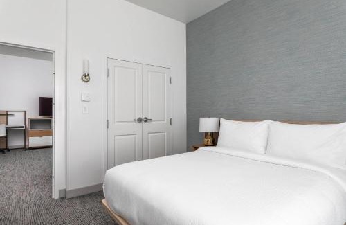 Florida Center Hotel | TownePlace Suites By Marriott Orlando Southwest Near Universal