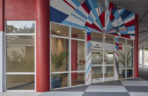 Fairoaks Manhattan Manor Hotel | TownePlace Suites by Marriott Tampa South