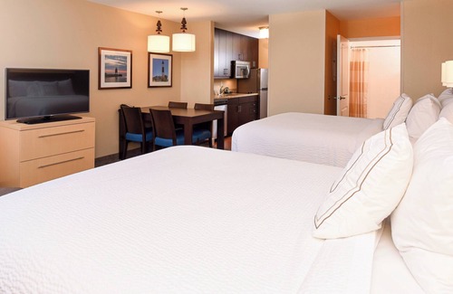 Auburn Hills Hotel | TownePlace Suites Detroit Auburn Hills