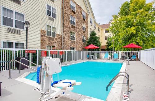 Ashley Oaks Hotel | TownePlace Suites Knoxville Cedar Bluff