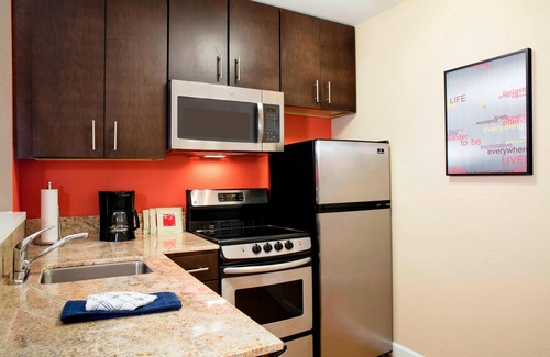 Florida Central Atlantic Coast Hotel | TownePlace Suites Orlando at FLAMINGO CROSSINGS® Town Center/Western Entrance