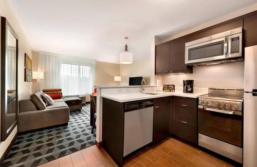 Crafton Hotel | TownePlace Suites Pittsburgh Airport/Robinson Township
