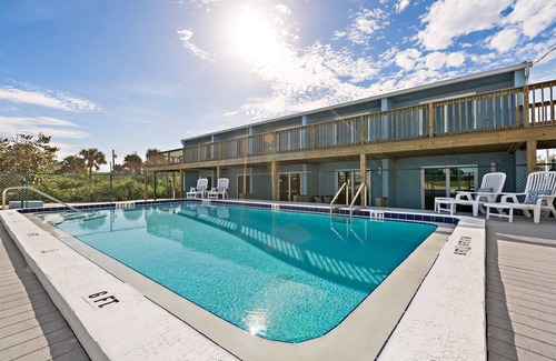 Melbourne Beach House | Townhome # 3 Private Beach, Saltwater pool Family Vacation- Sleeps 8