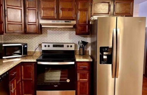 Elizabethton Condo | Townhome in Elizabethton, TN near Tweetsie Trail