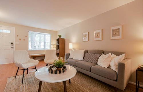 Countryside House | Townhome in Northern Virginia, Close to DC, Pets Okay, Fenced Yard, Fast