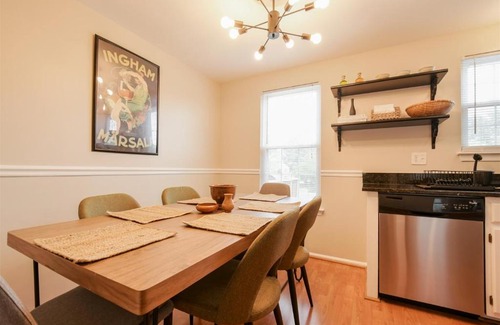 Countryside House | Townhome in Northern Virginia, Close to DC, Pets Okay, Fenced Yard, Fast