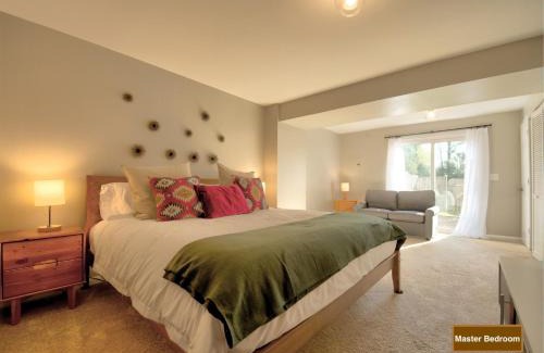 Countryside House | Townhome in Northern Virginia, Close to DC, Pets Okay, Fenced Yard, Fast