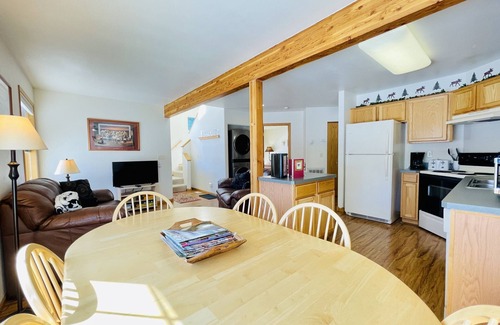Red Lodge Ski Chalet | Townhome w/Hot Tub, Minutes to Skiing, Red Lodge, MT
