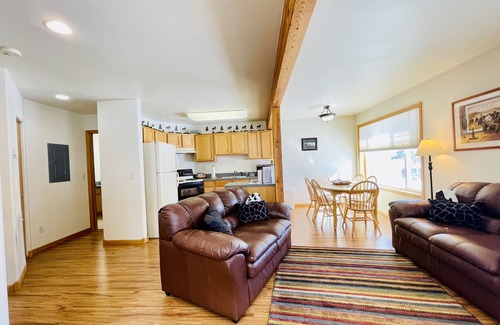 Red Lodge Ski Chalet | Townhome w/Hot Tub, Minutes to Skiing, Red Lodge, MT