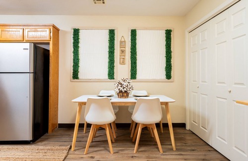 Springdale House | Townhome with a peaceful, soothing vibe, featuring KING and QUEEN size beds
