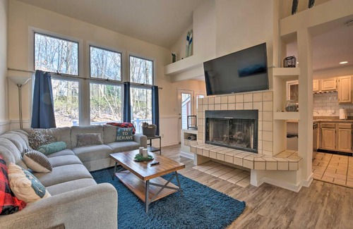 Lake Harmony House | Townhome with Resort Amenities Less Than 1 Mi to Big Boulder