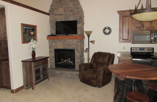 Afton Condo | Townhomes on the Green