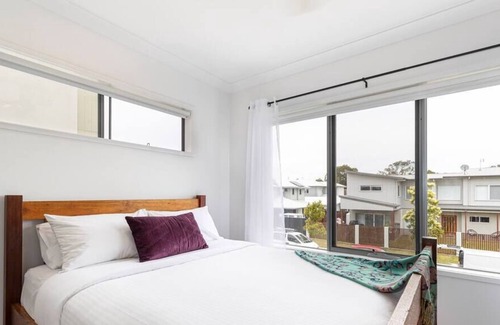 Birtinya House | Townhouse Birtinya 1km to Hospital 5 mins to Beach