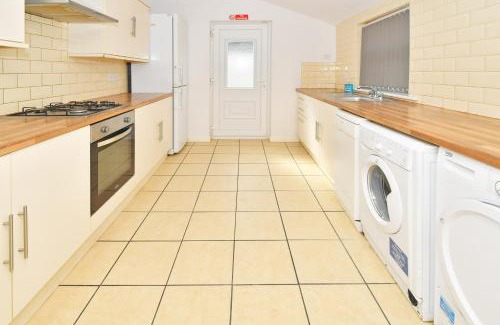 Crewe House | Townhouse @ 115 Walthall Street Crewe
