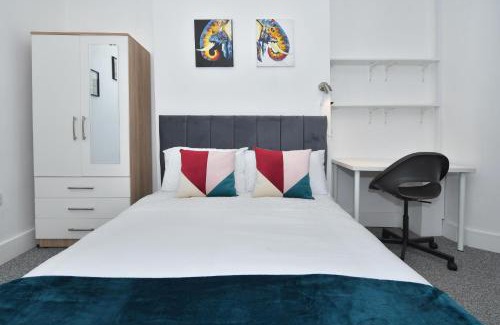 Crewe House | Townhouse @ 202 Walthall Street Crewe