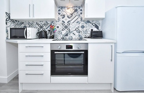 Crewe House | Townhouse @ 42 Minshull New Road Crewe - Single