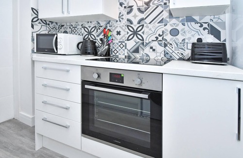 Crewe House | Townhouse @ 42 Minshull New Road Crewe - Single