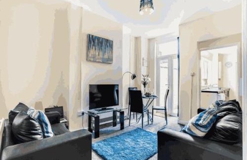 Crewe House | Townhouse @ 62 Samuel Street Crewe