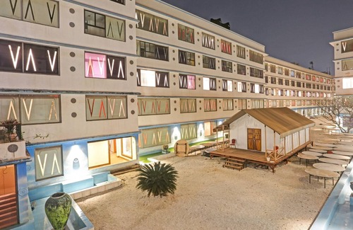 Aarey Colony Hotel | Townhouse 808 Royal Palms Shared Serviced Apartment