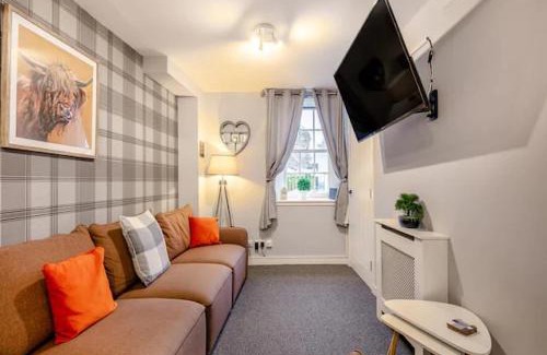 Montrose Apartment | Townhouse Apartment 3 Bedroom High St Montrose