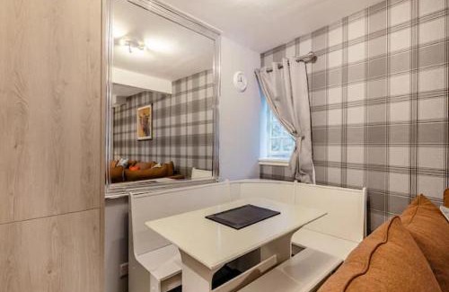 Montrose Apartment | Townhouse Apartment 3 Bedroom High St Montrose