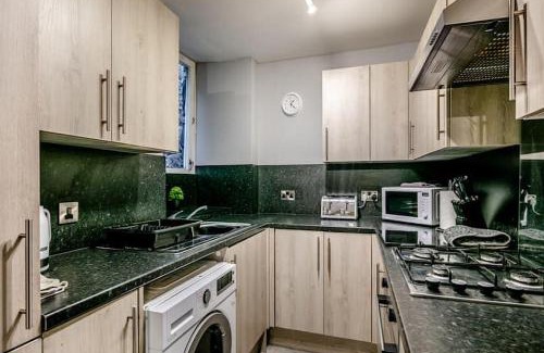 Montrose Apartment | Townhouse Apartments 4 Bedroom High St Montrose