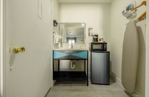 Barstow Hotel | Townhouse Barstow On Historic Route 66 CA I 15