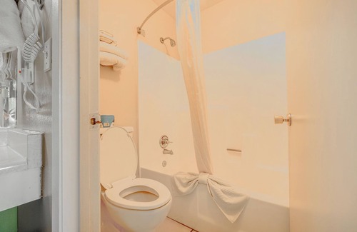 Barstow Hotel | Townhouse Barstow On Historic Route 66 CA I 15