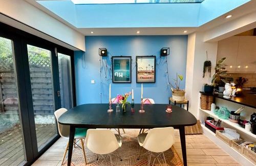 Queen's Park House | TownHouse by Notting Hill - Sleeps5 PetsOk Tv Wifi