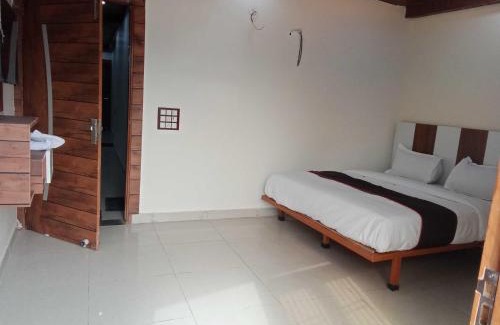 Delhi Hotel | Townhouse Family In