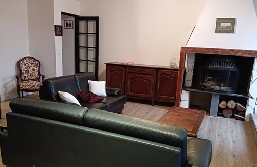Saint-Nazaire-d'Aude House | Townhouse near the Canal du Midi
